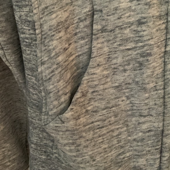 Lululemon Scuba Hoodie. Front zipper, gray. Sz:6 - Picture 5 of 16